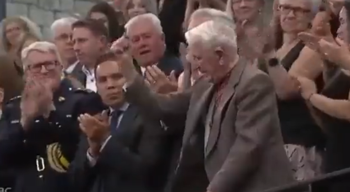 Славни моменат Запада... (Фото: Скриншот)